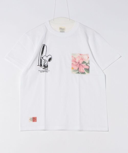 SNOOPY×OLD BETTY'S(スヌーピーカケルオールドベティーズ)の「スヌーピー【SNOOPY】O/E Heavy Weight 1Pocket T-shirts(Aloha)(Tシャツ/カットソー・レディース・ブラック/ホワイト・M/L/S)」の1枚目の写真