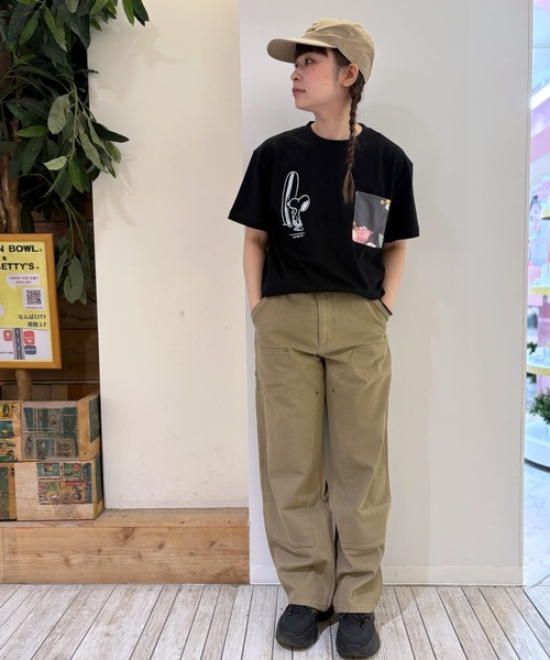 SNOOPY×OLD BETTY'S(スヌーピーカケルオールドベティーズ)の「スヌーピー【SNOOPY】O/E Heavy Weight 1Pocket T-shirts(Aloha)(Tシャツ/カットソー・レディース・ブラック/ホワイト・M/L/S)」の4枚目の写真