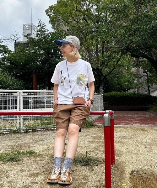 SNOOPY×OLD BETTY'S(スヌーピーカケルオールドベティーズ)の「スヌーピー【SNOOPY】O/E Heavy Weight 1Pocket T-shirts(Aloha)(Tシャツ/カットソー・レディース・ブラック/ホワイト・M/L/S)」の3枚目の写真