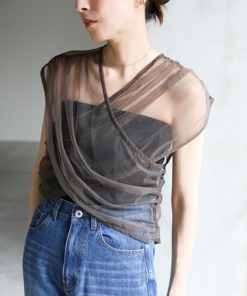 select MOCA（セレクトモカ）の「クロスギャザーシアーベスト（ベスト・レディース・チャコールグレー/ブラウン/オフホワイト・FREE）」の2枚目の写真