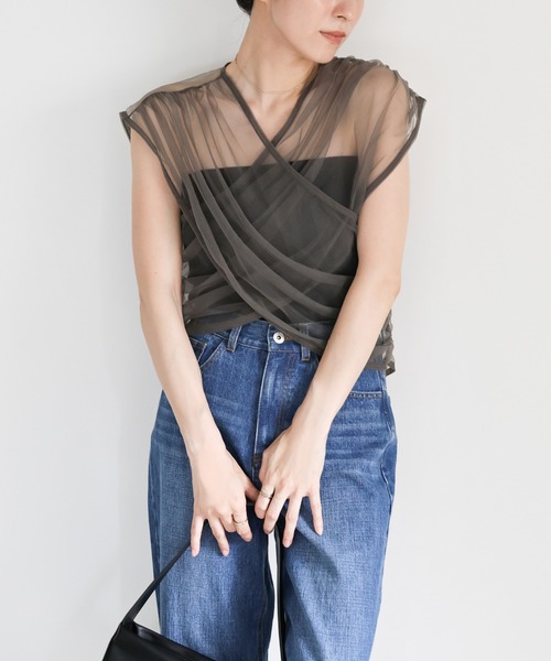select MOCA（セレクトモカ）の「クロスギャザーシアーベスト（ベスト・レディース・チャコールグレー/ブラウン/オフホワイト・FREE）」の12枚目の写真