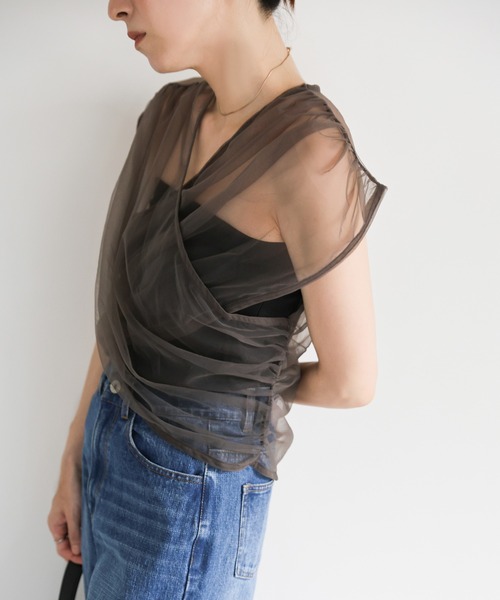 select MOCA（セレクトモカ）の「クロスギャザーシアーベスト（ベスト・レディース・チャコールグレー/ブラウン/オフホワイト・FREE）」の8枚目の写真