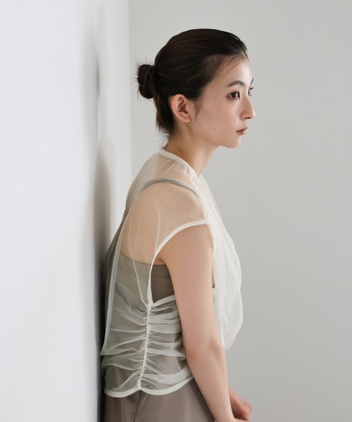 select MOCA（セレクトモカ）の「クロスギャザーシアーベスト（ベスト・レディース・チャコールグレー/ブラウン/オフホワイト・FREE）」の17枚目の写真