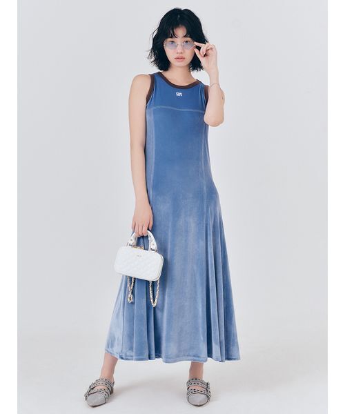 FURFUR(ファーファー)の「リンガーベロアロングワンピース(ワンピース・レディース・ピンク/ライトブルー/ブラック・F)」の4枚目の写真