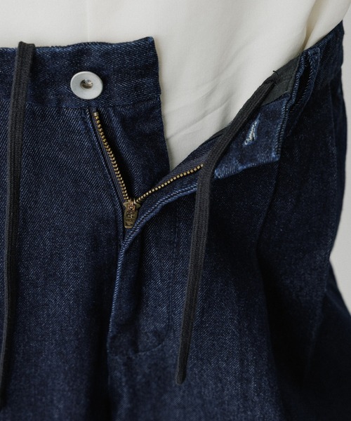 ADAM ET ROPE'（アダムエロペ）の「ワイド イージー デニムパンツ / ADAM ET ROPE' JEANS -GRID-（デニムパンツ・メンズ・ブラック系その他/ネイビー・M/L）」の12枚目の写真