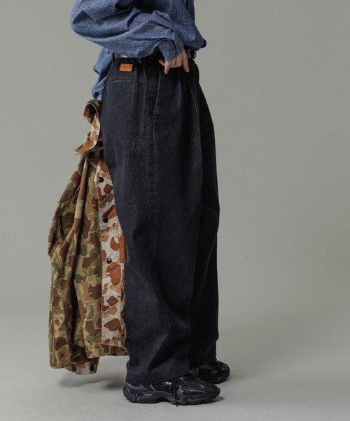 ADAM ET ROPE'（アダムエロペ）の「ワイド イージー デニムパンツ / ADAM ET ROPE' JEANS -GRID-（デニムパンツ・メンズ・ブラック系その他/ネイビー・M/L）」の21枚目の写真