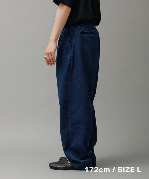 ADAM ET ROPE'（アダムエロペ）の「ワイド イージー デニムパンツ / ADAM ET ROPE' JEANS -GRID-（デニムパンツ・メンズ・ブラック系その他/ネイビー・M/L）」の18枚目の写真