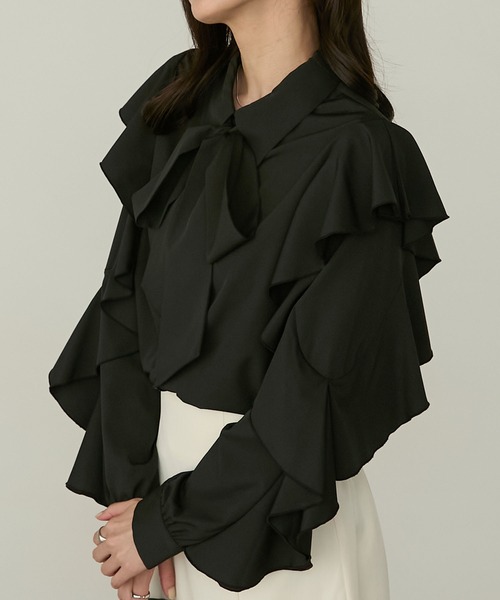 Cherir Mignon(シェリルミニョン)の「【Cherir Mignon】2wayラッフルフリルスリーブビッグリボンブラウス(シャツ/ブラウス・レディース・チャコールグレー/アイボリー/ブラック・FREE)」の2枚目の写真