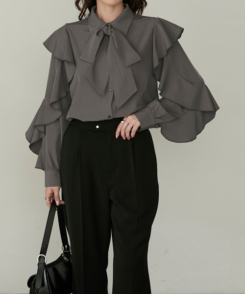 Cherir Mignon(シェリルミニョン)の「【Cherir Mignon】2wayラッフルフリルスリーブビッグリボンブラウス(シャツ/ブラウス・レディース・チャコールグレー/アイボリー/ブラック・FREE)」の21枚目の写真