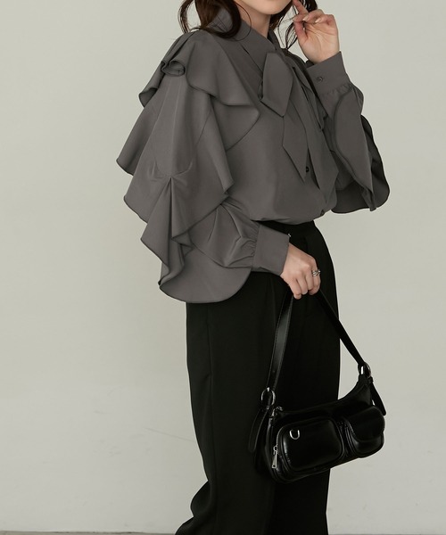 Cherir Mignon(シェリルミニョン)の「【Cherir Mignon】2wayラッフルフリルスリーブビッグリボンブラウス(シャツ/ブラウス・レディース・チャコールグレー/アイボリー/ブラック・FREE)」の22枚目の写真