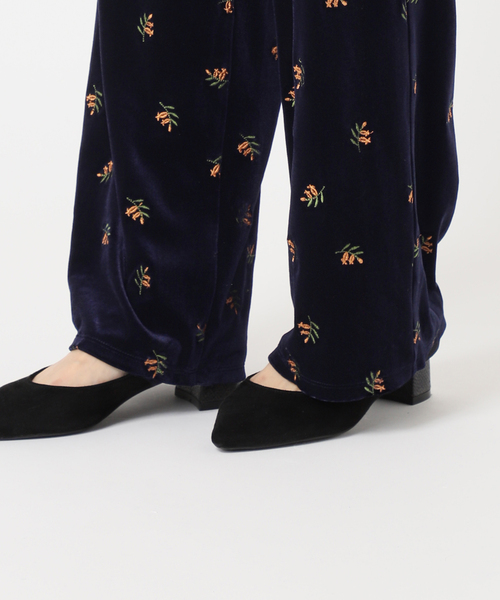 刺繍ベロアフレアパンツ（スラックス）｜OUTDOOR PRODUCTS