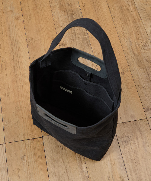 SLOW(スロウ)の「SLOW スロウ / truck - 2way tote bag L - ヌバックレザー×コットンリネンキャンバス2WAYトートバッグ ショルダーバッグ / 300S121J(トートバッグ・メンズ・アイボリー/ブラック・FREE)」の16枚目の写真
