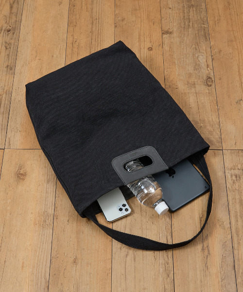 SLOW(スロウ)の「SLOW スロウ / truck - 2way tote bag L - ヌバックレザー×コットンリネンキャンバス2WAYトートバッグ ショルダーバッグ / 300S121J(トートバッグ・メンズ・アイボリー/ブラック・FREE)」の19枚目の写真