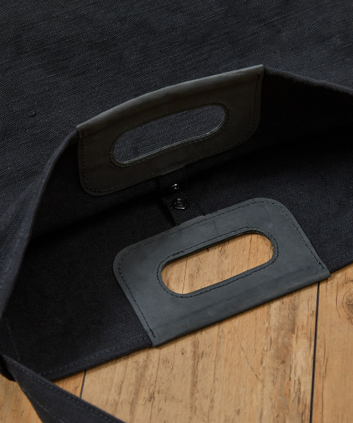 SLOW(スロウ)の「SLOW スロウ / truck - 2way tote bag L - ヌバックレザー×コットンリネンキャンバス2WAYトートバッグ ショルダーバッグ / 300S121J(トートバッグ・メンズ・アイボリー/ブラック・FREE)」の20枚目の写真