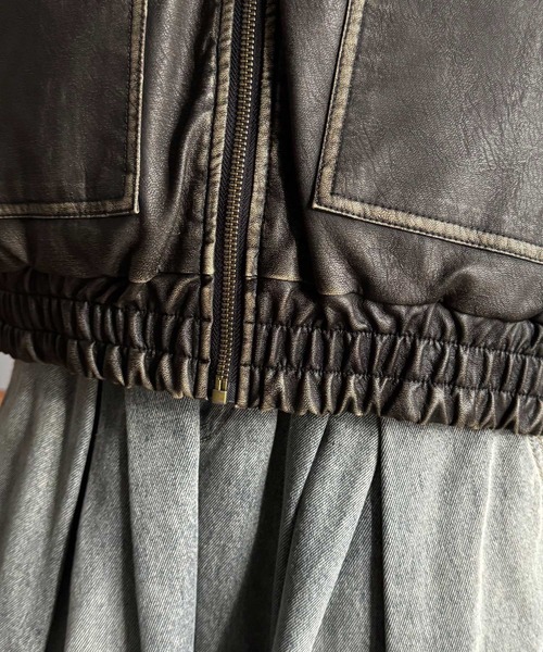 イタリア製 ヴィンテージ レザージャケット ブルゾン ヨーロッパ ライダース イタリア製 Tバック カウハイド レザー ジャケット 黒 ゆったりL程度