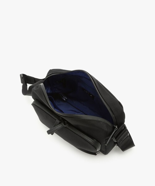 agnes b.（アニエスベー）の「ナイロン ショルダーバッグ MH02B-06（ショルダーバッグ・メンズ・ブラック・FREE）」の4枚目の写真