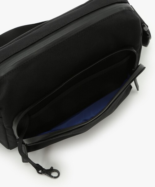 agnes b.（アニエスベー）の「ナイロン ショルダーバッグ MH02B-06（ショルダーバッグ・メンズ・ブラック・FREE）」の5枚目の写真