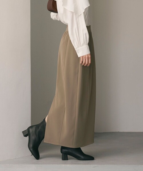 BEAUTY&YOUTH UNITED ARROWS（ビューティーアンドユースユナイテッドアローズ）の「【WEB限定 Wardrobe DAILY MINIMAL】ダブルクロス カーブスカート ウォッシャブル（スカート・レディース・ブラック/ブラウン・S/XS/M）」の4枚目の写真