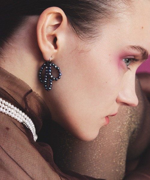 les bonbon(ルボンボン)の「【les bonbon】conation pearl pierce NV/コネーション パール ピアス(ピアス(両耳用)・レディース・ネイビー・FREE)」の1枚目の写真