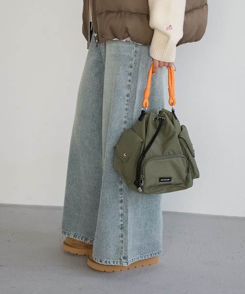 BAYFLOW（ベイフロー）の「コードHDマルチポケショルダー（ハンドバッグ・レディース・ブラック/ライトベージュ/カーキ・FREE）」の3枚目の写真