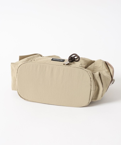 BAYFLOW（ベイフロー）の「コードHDマルチポケショルダー（ハンドバッグ・レディース・ブラック/ライトベージュ/カーキ・FREE）」の7枚目の写真