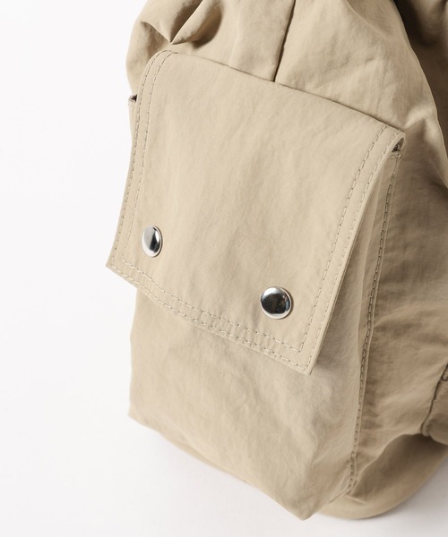 BAYFLOW（ベイフロー）の「コードHDマルチポケショルダー（ハンドバッグ・レディース・ブラック/ライトベージュ/カーキ・FREE）」の10枚目の写真