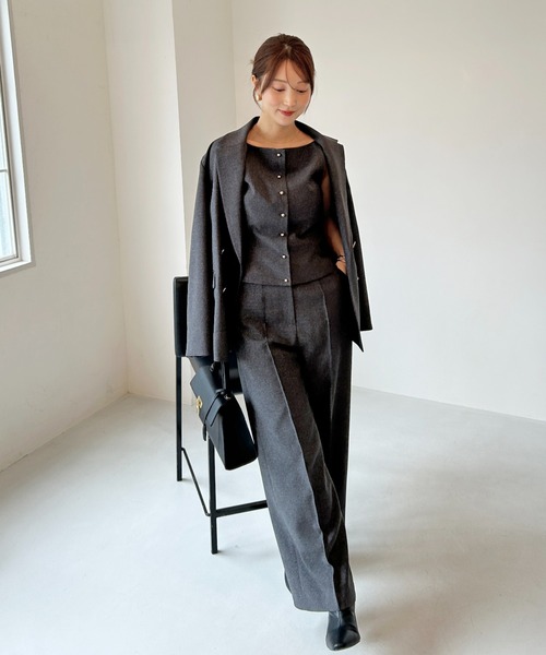 Sustainableメタルボタンテーラードジャケット（テーラードジャケット