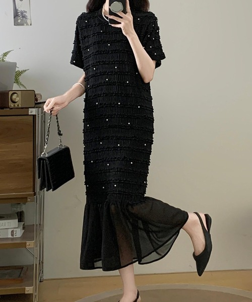 Aelina(エリナ)の「クルーネック半袖ワンピース(ワンピース・レディース・ブラック・L/XL/XXL)」の3枚目の写真