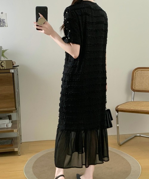 Aelina(エリナ)の「クルーネック半袖ワンピース(ワンピース・レディース・ブラック・L/XL/XXL)」の2枚目の写真