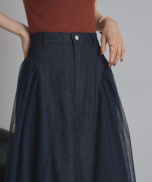 &. NOSTALGIA（アンドドットノスタルジア）の「チュールドッキングデニムスカート（デニムスカート・レディース・ブルー/ブラック・M）」の6枚目の写真