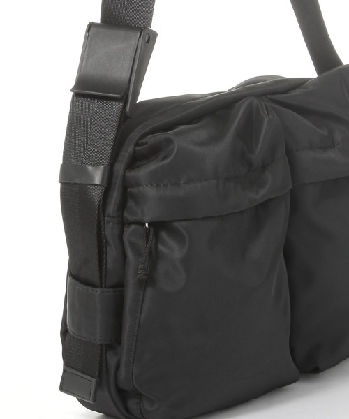 GEORGE'S(ジョージズ)の「MESSENGER BAG(メッセンジャーバッグ・レディース・ブラック/カーキ・FREE)」の6枚目の写真