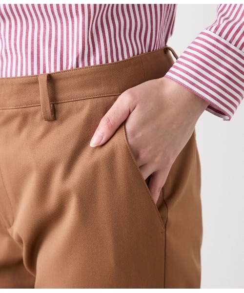 NEWYORKER(ニューヨーカー)の「TRストレッチツイル テーパードパンツ(その他パンツ・レディース・ダークグレー/グリーン系その他3/キャメル・9号/11号)」の5枚目の写真