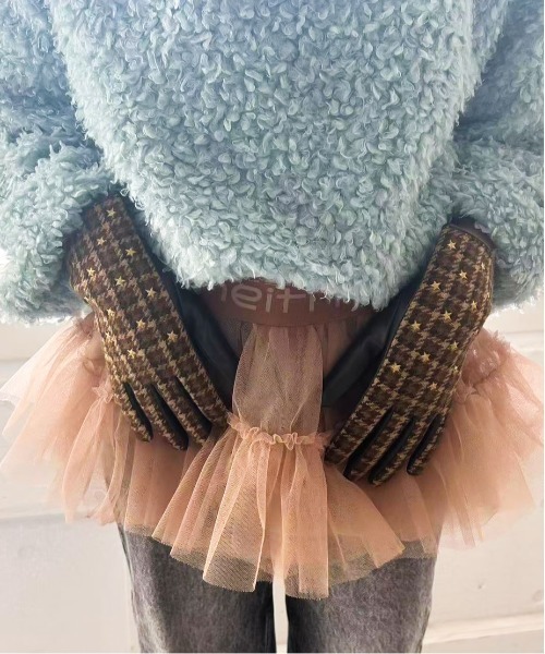 Casselini（キャセリーニ）の「Casselini(キャセリーニ)モチーフ刺繍手袋（手袋・レディース・ブラック/ベージュ/ブラウン/グレー・FREE）」の6枚目の写真