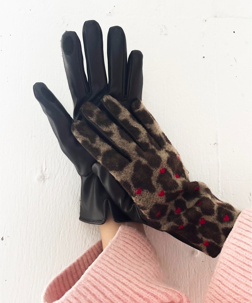 Casselini（キャセリーニ）の「Casselini(キャセリーニ)モチーフ刺繍手袋（手袋・レディース・ブラック/ベージュ/ブラウン/グレー・FREE）」の11枚目の写真