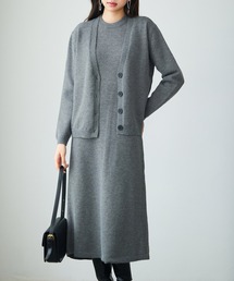 ワンピーとカーディのニットセットアップ/アンサンブル