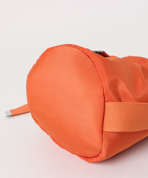 OUTDOOR PRODUCTS（アウトドアプロダクツ）の「ショルダーバッグ　OUTDOOR PRODUCTS　ＳＳサイズ（ショルダーバッグ・レディース・ブラック/シルバー/オレンジ・FREE）」の4枚目の写真