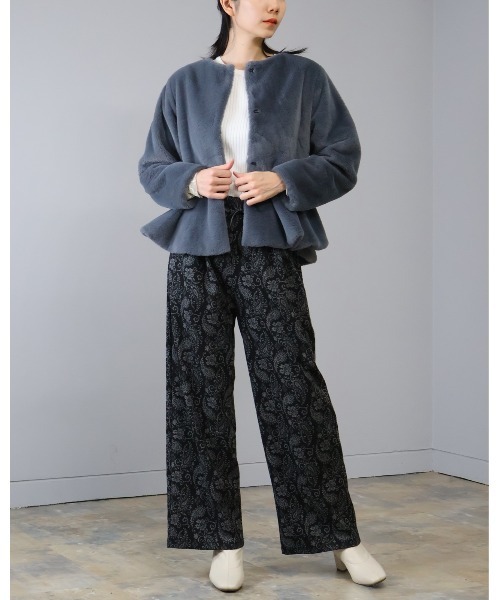Doumoi(ドゥモエ)の「ペプラムエコファーフェイクファージャケット(ノーカラージャケット・レディース・ブラウン/ブラック/アイボリー/グレー・FREE)」の22枚目の写真