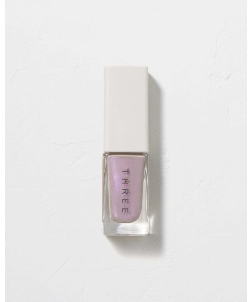 THREE（スリー）の「THREE ネイルラッカー ＜限定＞（マニキュア/ジェルネイル・レディース・X11 WINTER LIGHT/X12 SPARKLE IN THE LIGHT/X10 LET THE LIGHT IN・FREE）」の2枚目の写真