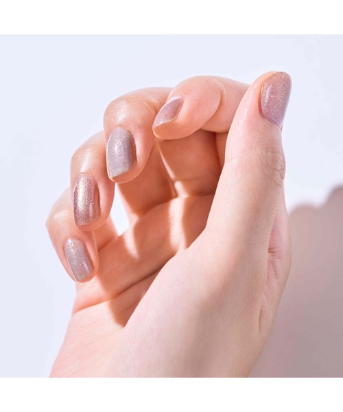 THREE（スリー）の「THREE ネイルラッカー ＜限定＞（マニキュア/ジェルネイル・レディース・X11 WINTER LIGHT/X12 SPARKLE IN THE LIGHT/X10 LET THE LIGHT IN・FREE）」の12枚目の写真