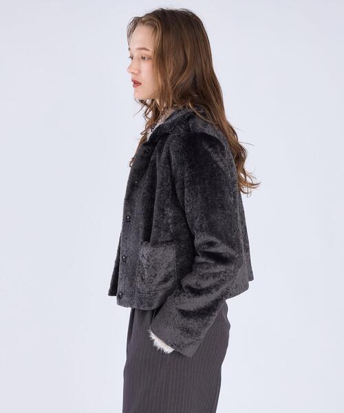 To b. by agnes b.(トゥービーバイアニエスベー)の「アニマルフリーファー ブルゾン(ブルゾン・レディース・グレー系その他・36/38/40)」の4枚目の写真