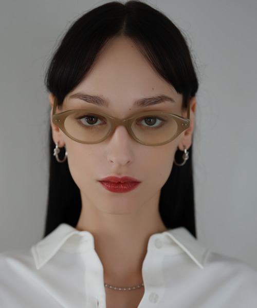 NUEF （ヌエフ）の「キャッツアイ型サングラス｜カラーレンズ｜トレンド｜紫外線対策｜UVカット｜サングラス｜NUEF｜COLOR SUNGLASSES（サングラス・レディース・ブラック系その他/グレー/ライトブラウン/ブラウン系その他2/クリア/ブラウン/ブラック/ブラウン系その他・FREE）」の5枚目の写真