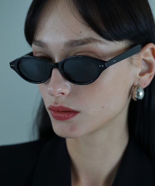 NUEF （ヌエフ）の「キャッツアイ型サングラス｜カラーレンズ｜トレンド｜紫外線対策｜UVカット｜サングラス｜NUEF｜COLOR SUNGLASSES（サングラス・レディース・ブラック系その他/グレー/ライトブラウン/ブラウン系その他2/クリア/ブラウン/ブラック/ブラウン系その他・FREE）」の9枚目の写真