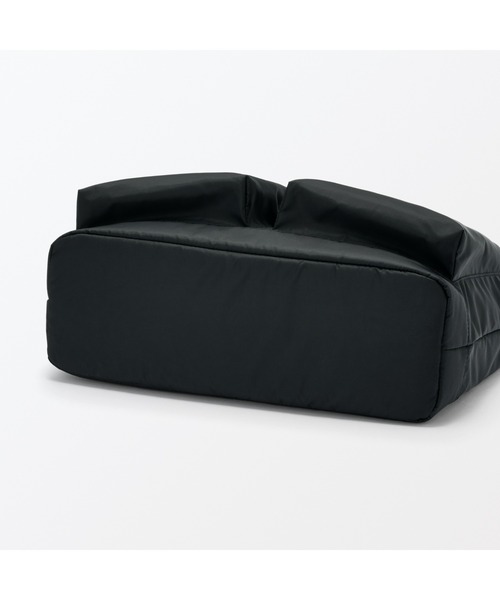 無印良品（ムジルシリョウヒン）の「撥水　ナイロン　２ＷＡＹ　トートバッグ（トートバッグ・レディース・ブラック・FREE）」の13枚目の写真