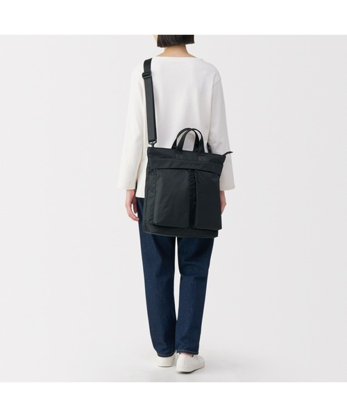 無印良品（ムジルシリョウヒン）の「撥水　ナイロン　２ＷＡＹ　トートバッグ（トートバッグ・レディース・ブラック・FREE）」の5枚目の写真