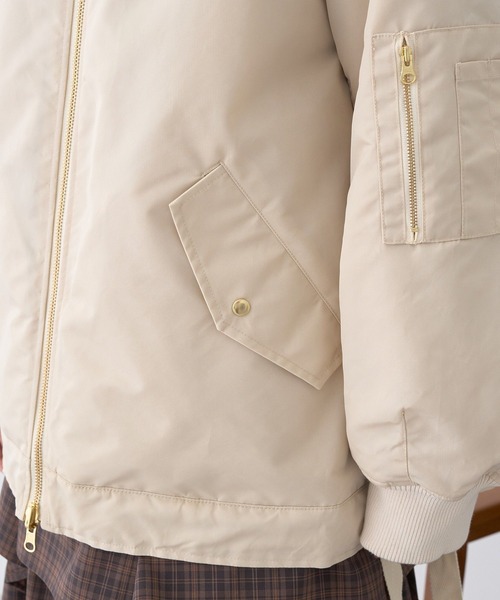 earth music&ecology(アースミュージックアンドエコロジー)の「【2025AW】リバーシブルMA-1(MA-1・レディース・ブラック/ライトベージュ・FREE)」の16枚目の写真