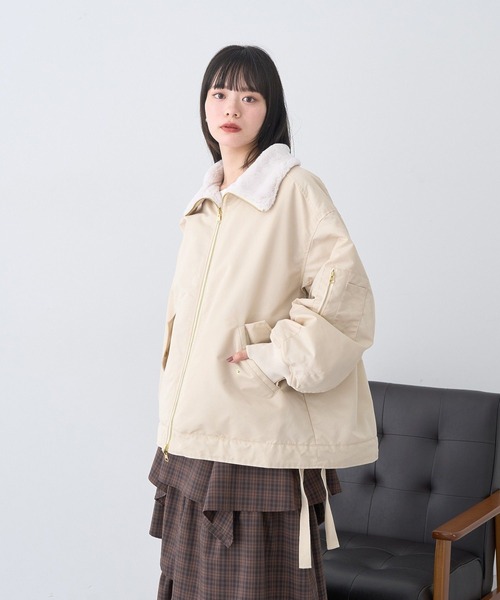 earth music&ecology(アースミュージックアンドエコロジー)の「【2025AW】リバーシブルMA-1(MA-1・レディース・ブラック/ライトベージュ・FREE)」の4枚目の写真