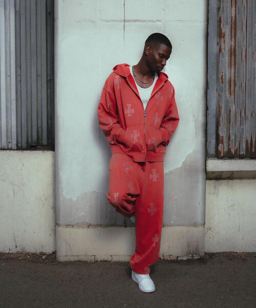 UNKNOWN LONDON（アンノウン・ロンドン）の「UNKNOWNLONDON/アンノウンロンドン/Outline Rhinestone Hoodie（パーカー・メンズ・レッド/ブラック/ベージュ・M/L/XL）」の13枚目の写真