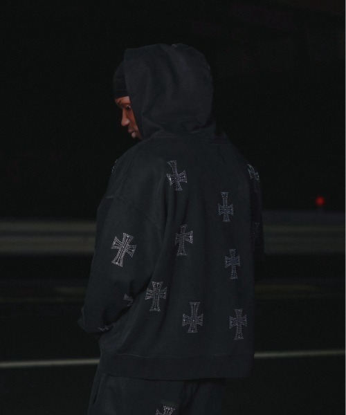 UNKNOWN LONDON（アンノウン・ロンドン）の「UNKNOWNLONDON/アンノウンロンドン/Outline Rhinestone Hoodie（パーカー・メンズ・レッド/ブラック/ベージュ・M/L/XL）」の7枚目の写真