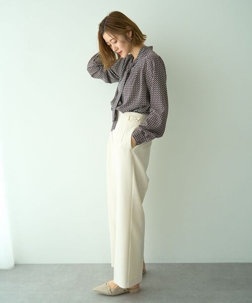 YECCA VECCA（イェッカヴェッカ）の「ジオメ柄ボウタイブラウス（シャツ/ブラウス・レディース・ネイビー/アイボリー・FREE）」の19枚目の写真