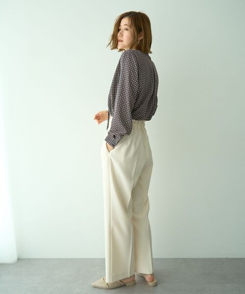 YECCA VECCA（イェッカヴェッカ）の「ジオメ柄ボウタイブラウス（シャツ/ブラウス・レディース・ネイビー/アイボリー・FREE）」の20枚目の写真